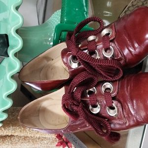 Vintage Lace up Bandolinas